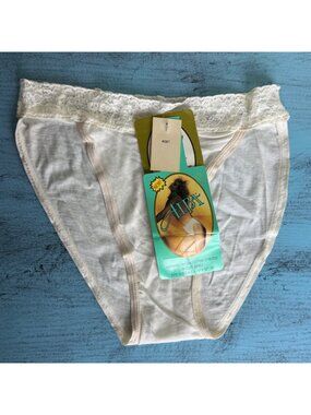 NWT Vtg 80s Alba Nylon/Cotton Lace High French Cut Panties Sz 4-7